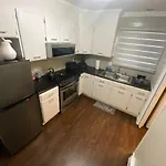 A Modern Apt Close To Downtown