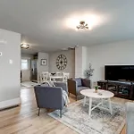 New Cozy Home Near Outlets & Amish Country