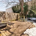 3 Minutes To Downtown W/Patio, Art, Fire Pit, Bbq
