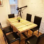 3 Minutes To Downtown W/Patio, Art, Fire Pit, Bbq