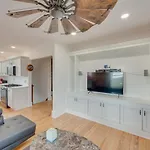 Charming Apartment About 15 Mi To The Amish Village!