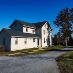 Very Comfy Farmhouse Apartment Unit A, 1St Fl