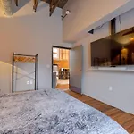 Sweet Lancaster Suite
