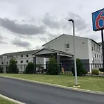 Motel 6 Lancaster