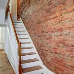 Beautiful Boho Villa On Vine In The Heart Of Lancaster