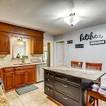 Dutch Country Home Near Family Attractions!