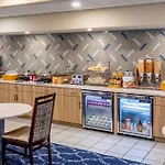 Fairfield Inn & Suites Lancaster