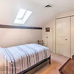 Runningwater Apartment In Lancaster With Deck
