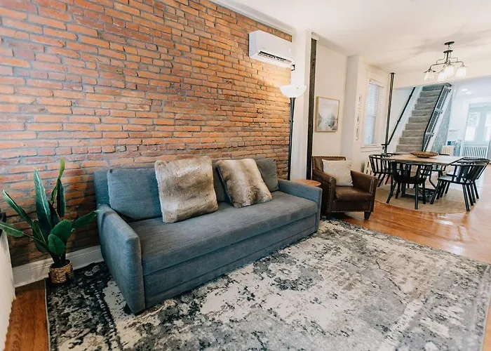 Comfy Renovated Townhome - Heart Of Downtown Lancaster