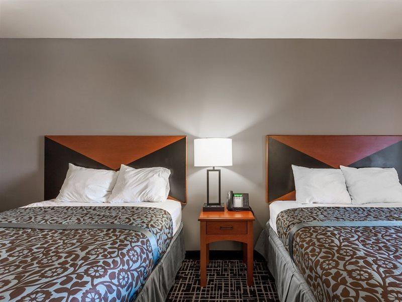 Hotel Days & By Wyndham Amish Country