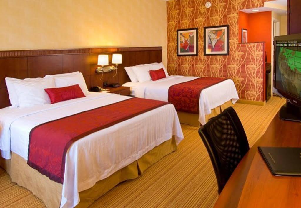 Courtyard Hotel