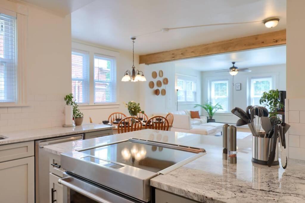 Apartment 3 Bed - Balcony W View - 10 Min To Lanc Brewin Company