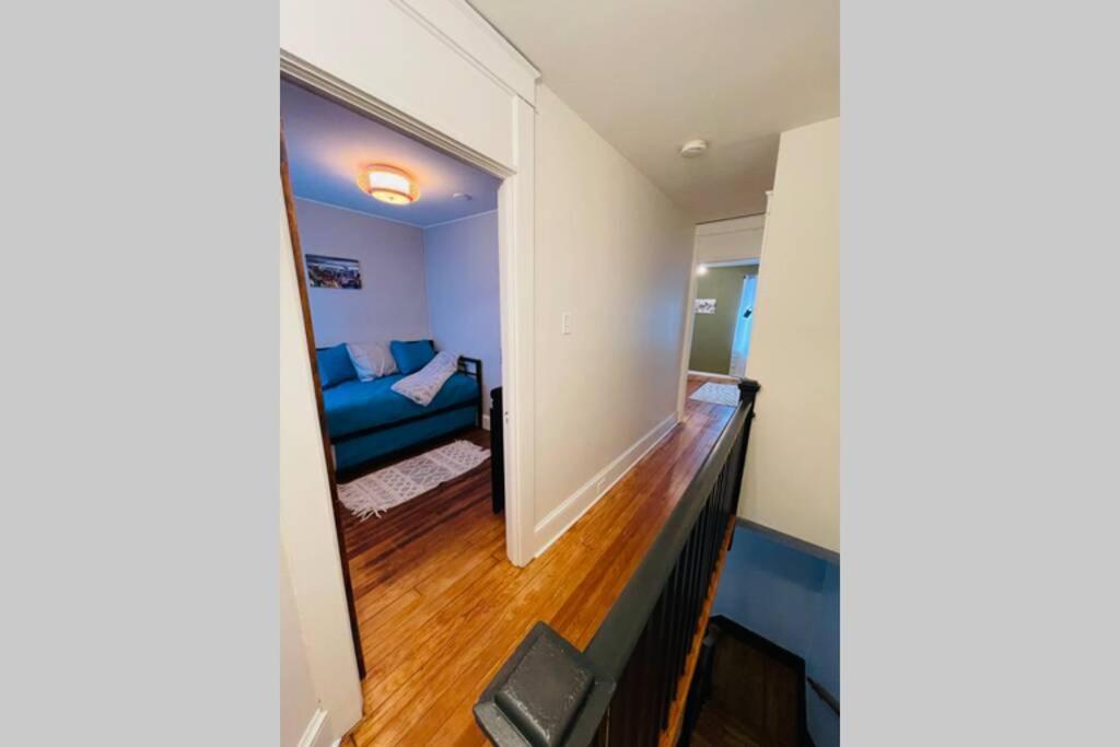 Villa Modernized City W/ Parking Downtown Lancaster