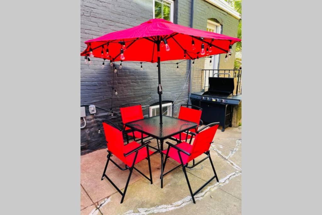 Villa Modernized City W/ Parking Downtown Lancaster
