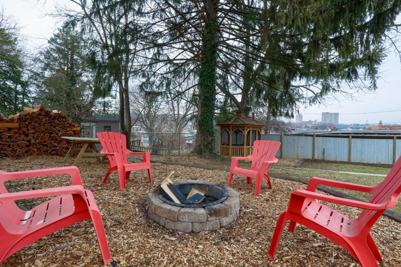 Rare W/ Backyard Fire-pit & Hot Tub Lancaster