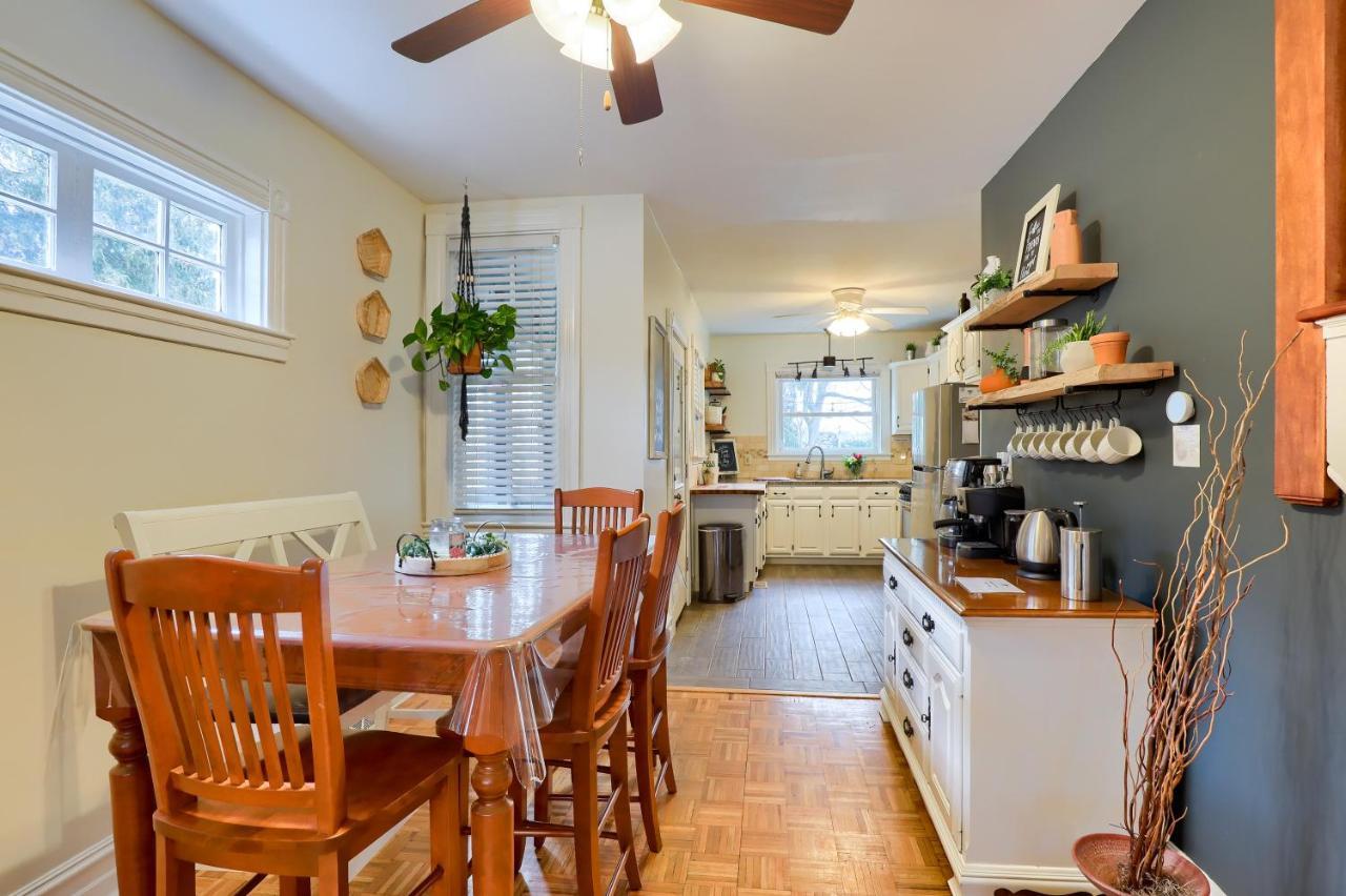 Rare W/ Backyard Fire-pit & Hot Tub Lancaster