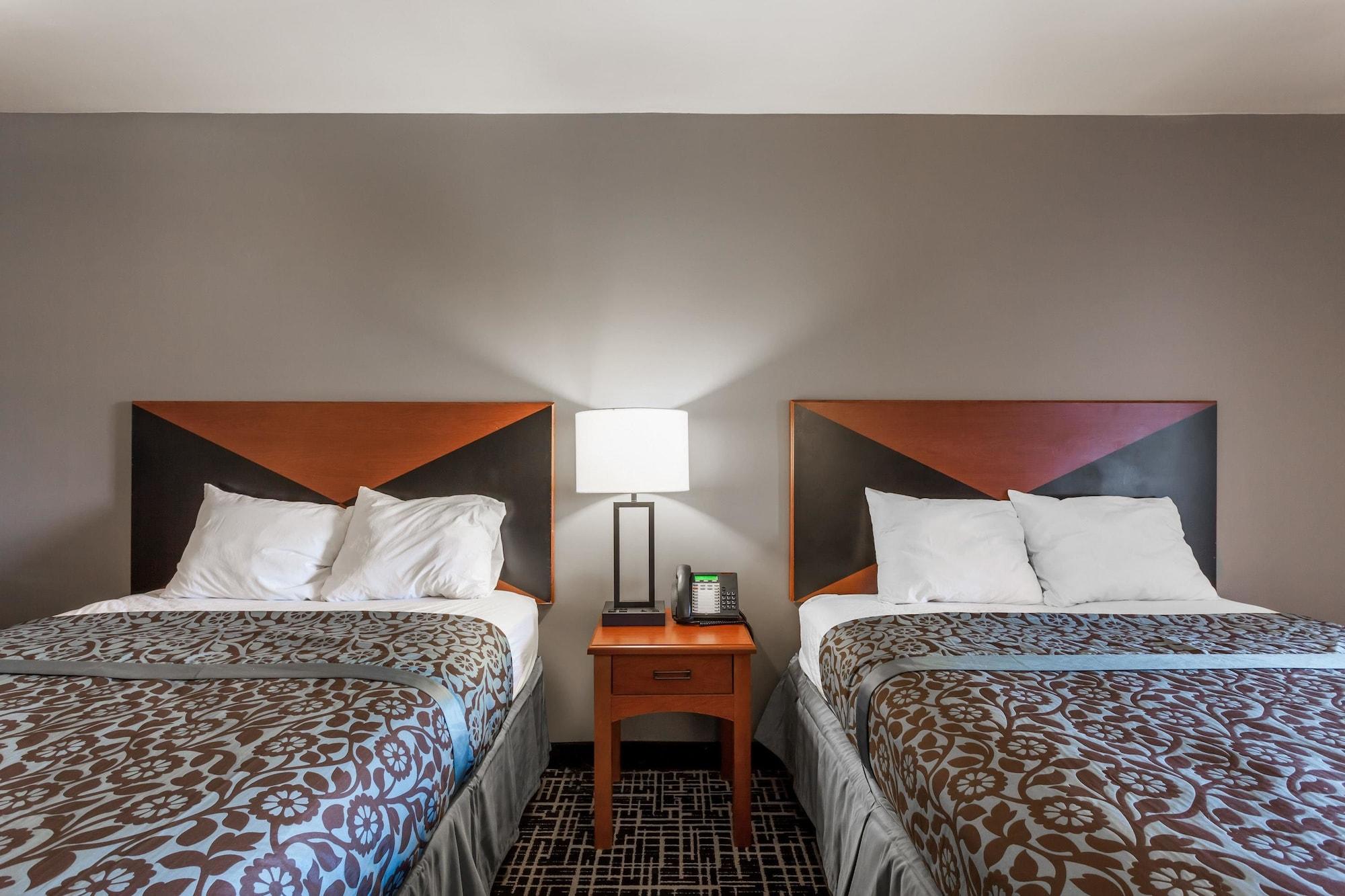 Days & By Wyndham Amish Country Hotel 3*
