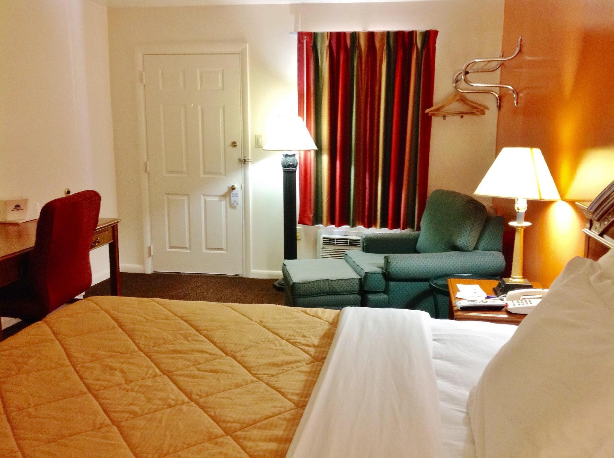 America's Value 2* Lancaster