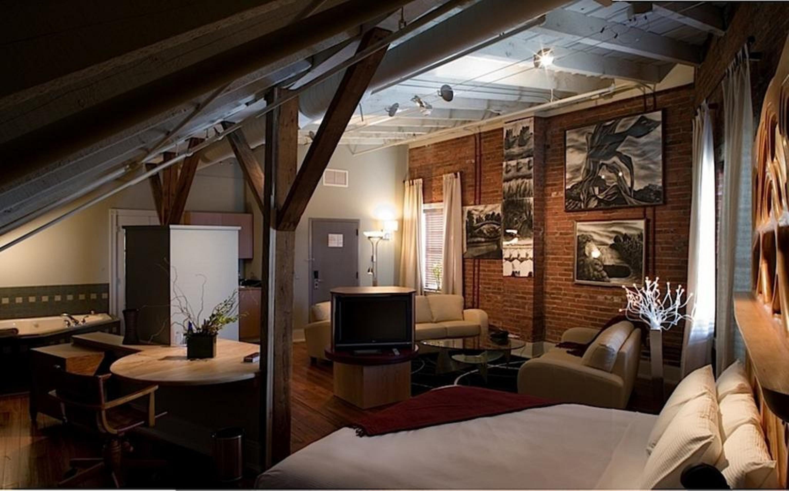 Arts Hotel 3*