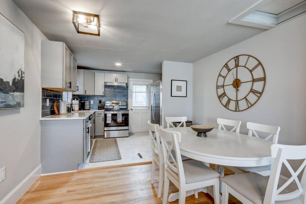 New Cozy Near Outlets & Amish Country *