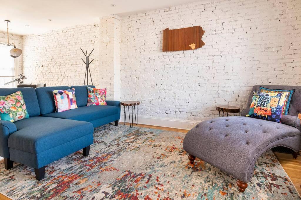 3 Minutes To Downtown W/patio, Art, Fire Pit, Bbq * Lancaster