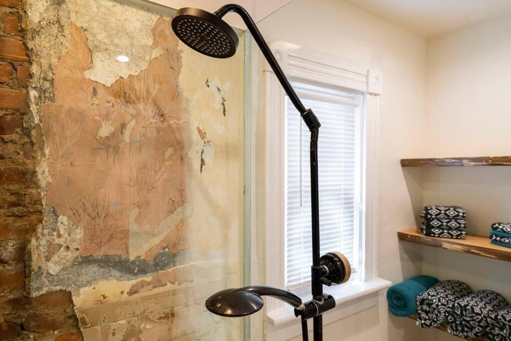 3 Minutes To Downtown W/patio, Art, Fire Pit, Bbq Lancaster