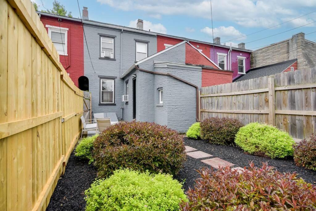 Apartment Cozy Retreat In Downtown With Backyard Patio
