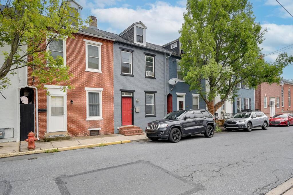Cozy Retreat In Downtown With Backyard Patio * Lancaster