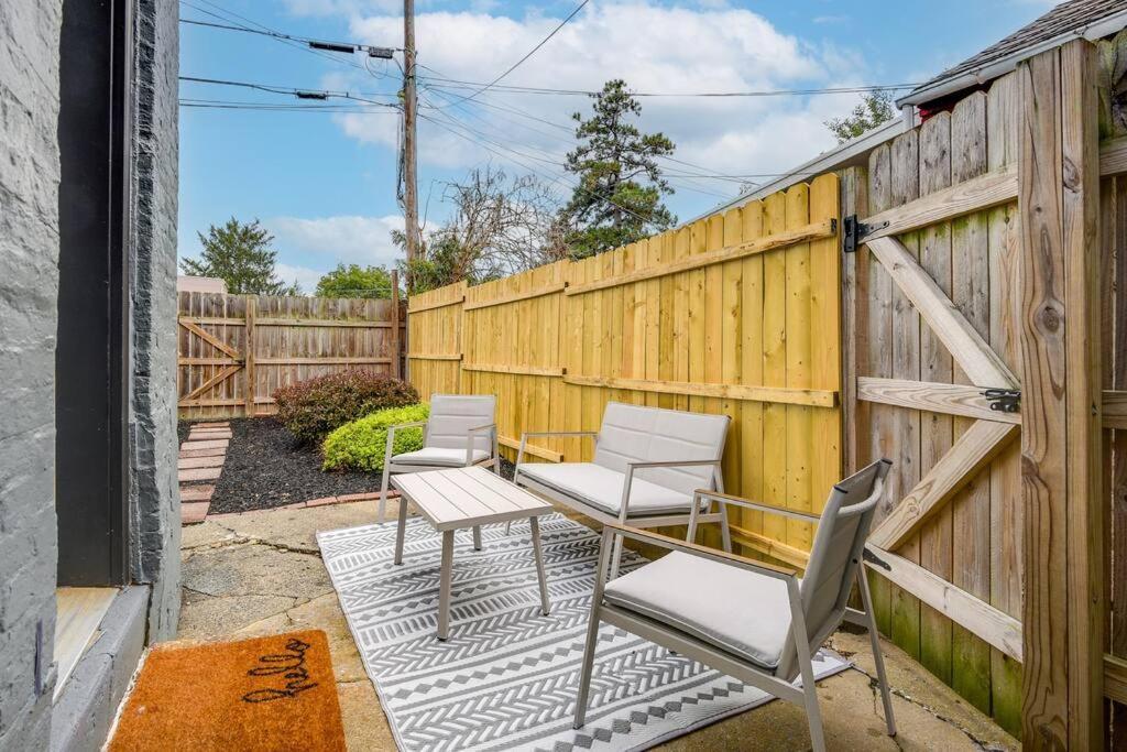 Cozy Retreat In Downtown With Backyard Patio Lancaster