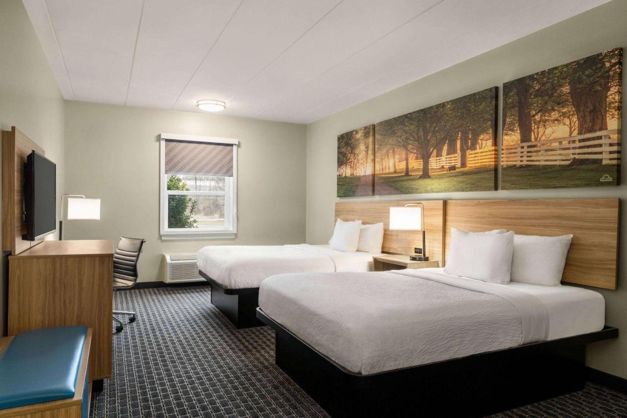 Days & By Wyndham Amish Country Hotel 3*