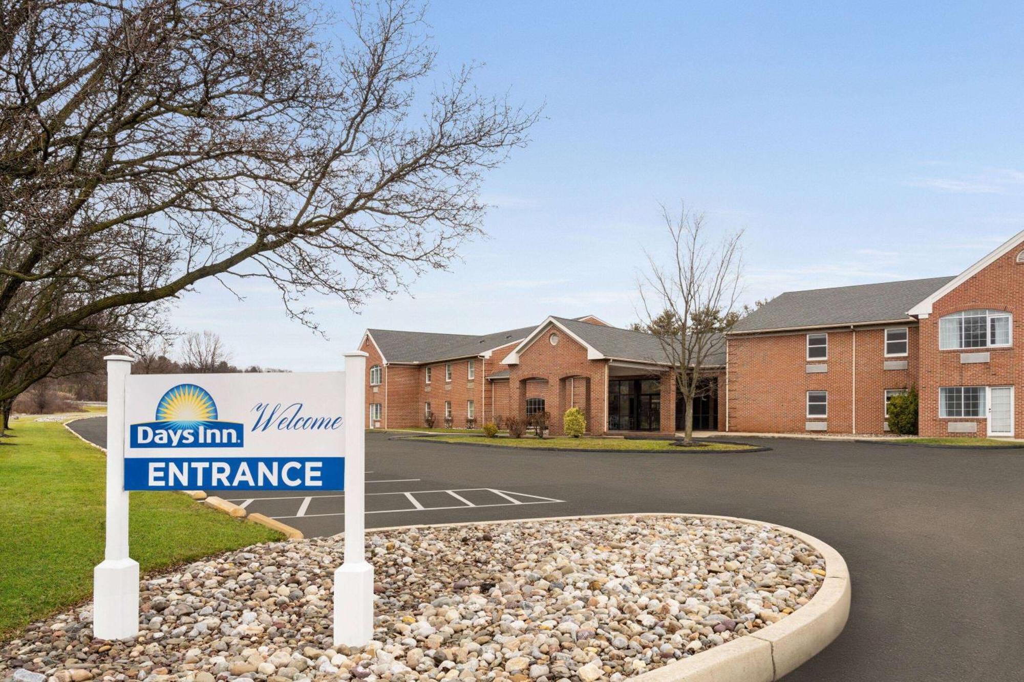 Days & By Wyndham Amish Country Hotel 3*