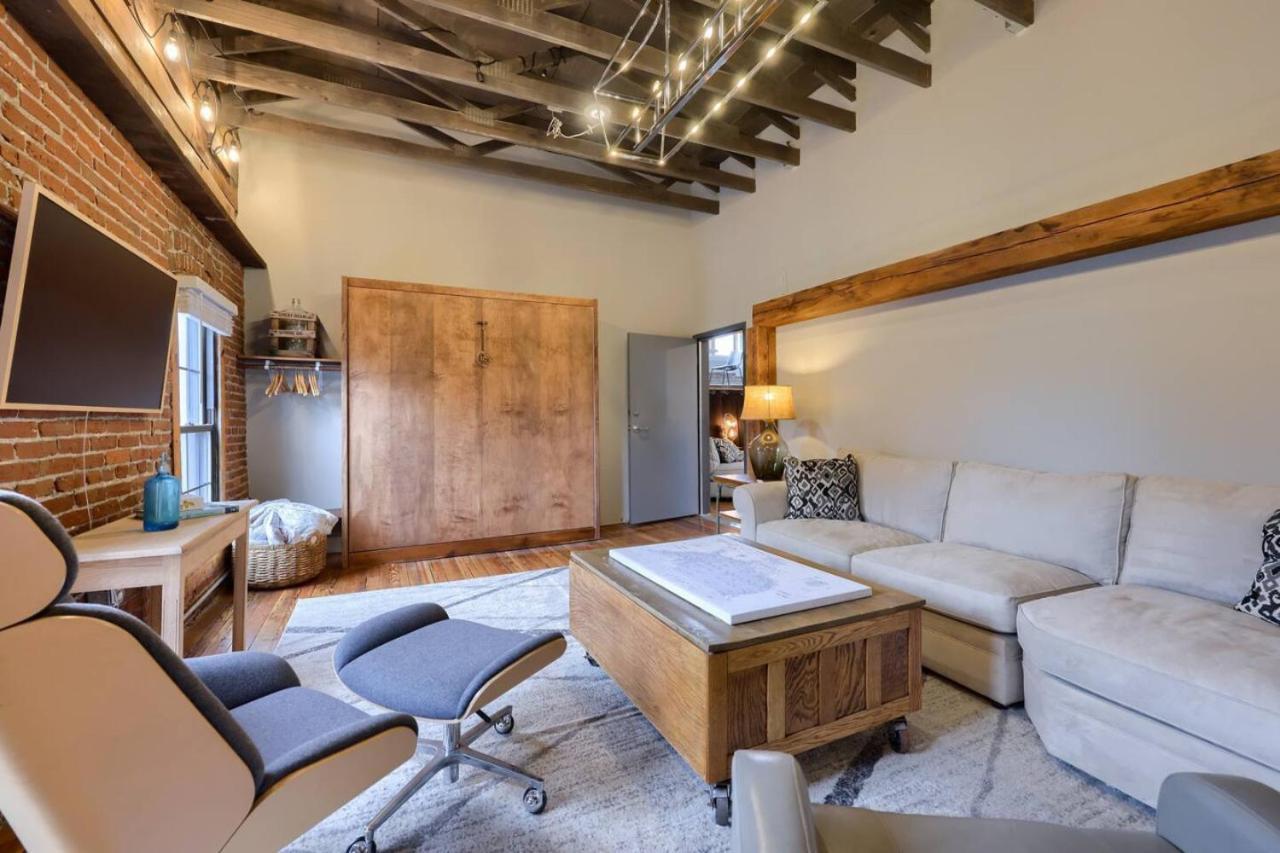 Apartment Sweet *