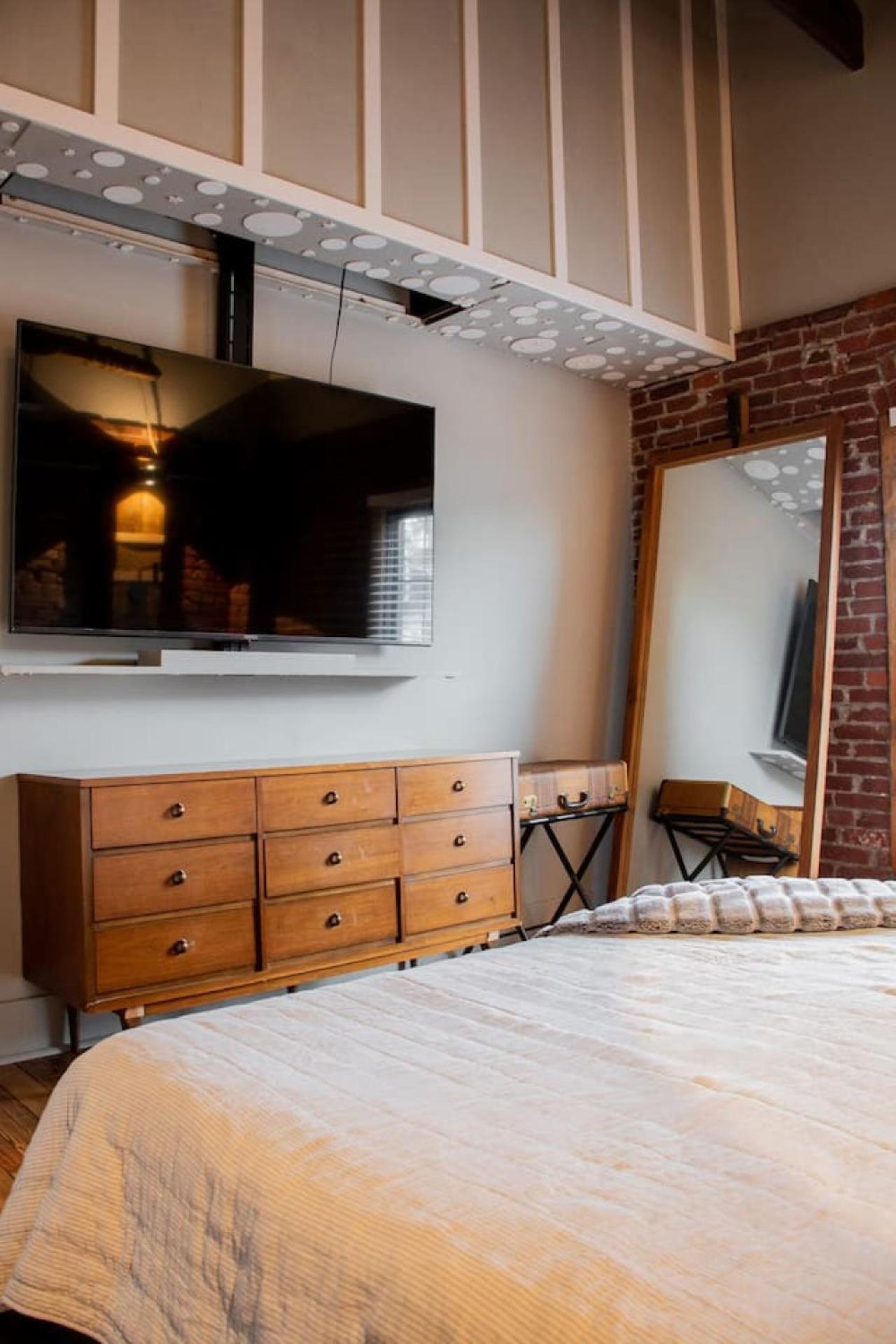 Apartment Sweet Apt. A