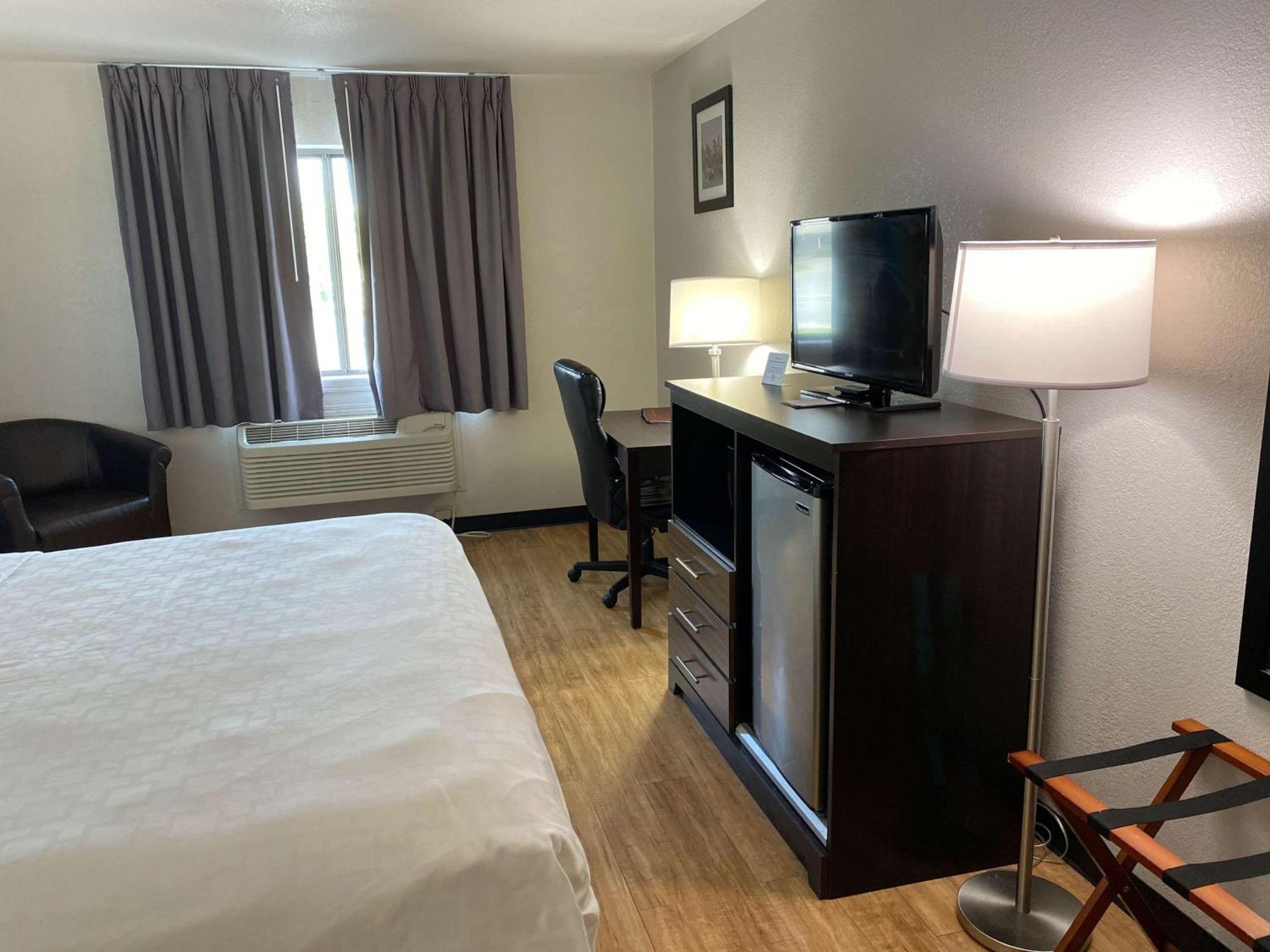 Hotel 6 Lancaster