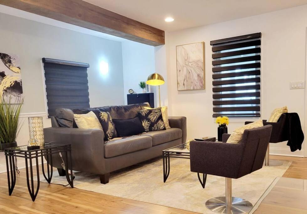 Luxe On Walnut/king Bed/off St.parkin/30 Days Holiday home *