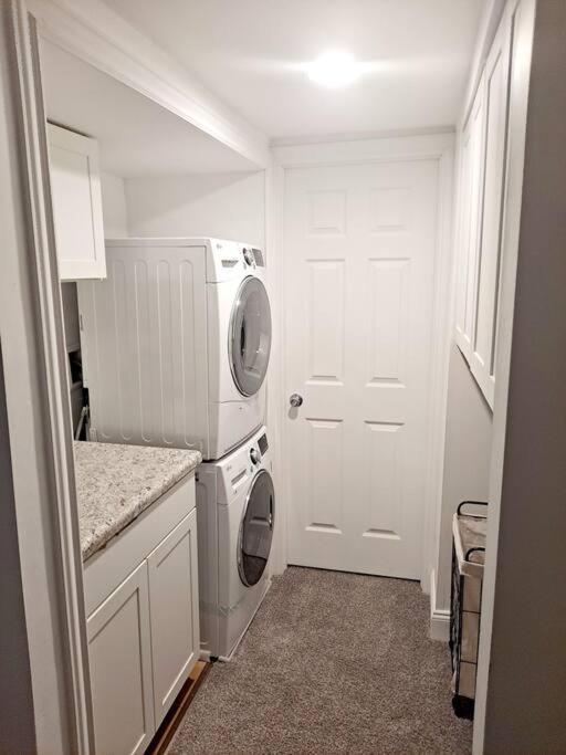 Holiday home Luxe On Walnut/king Bed/off St.parkin/30 Days *