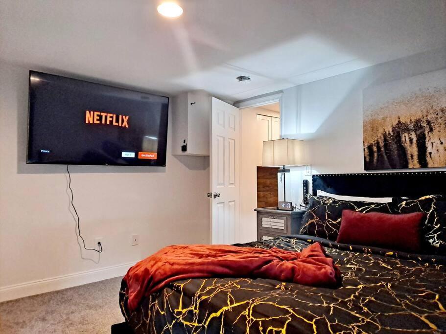 Holiday home Luxe On Walnut/king Bed/off St.parkin/30 Days *