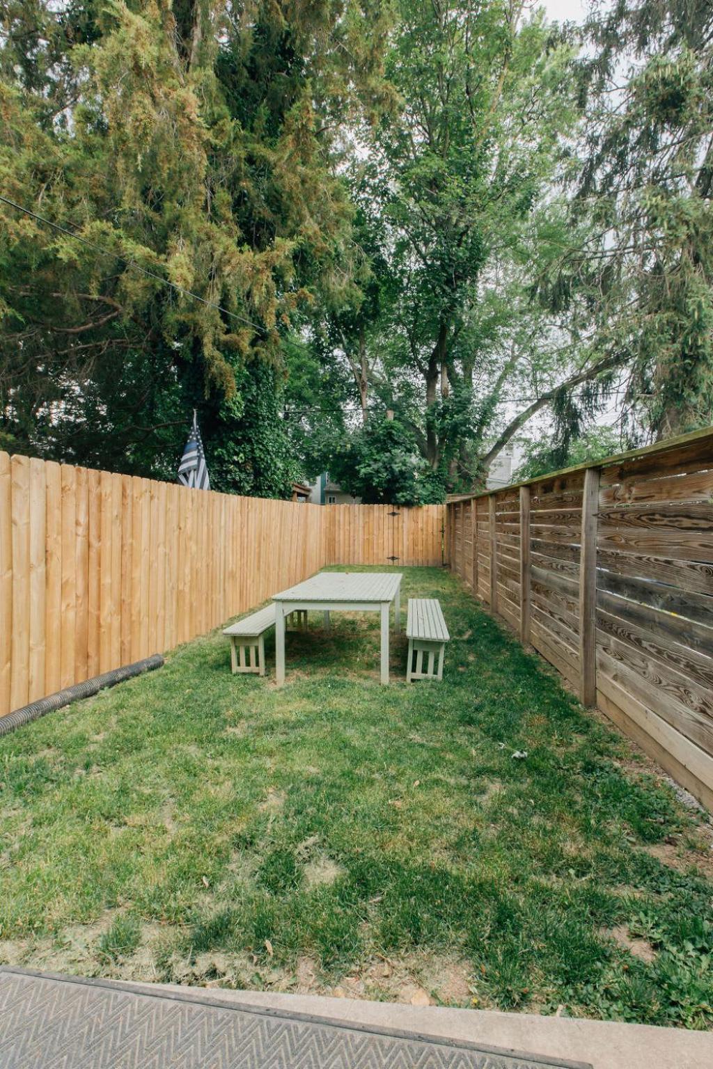 Comfy Renovated Townhome - Heart Of Downtown *
