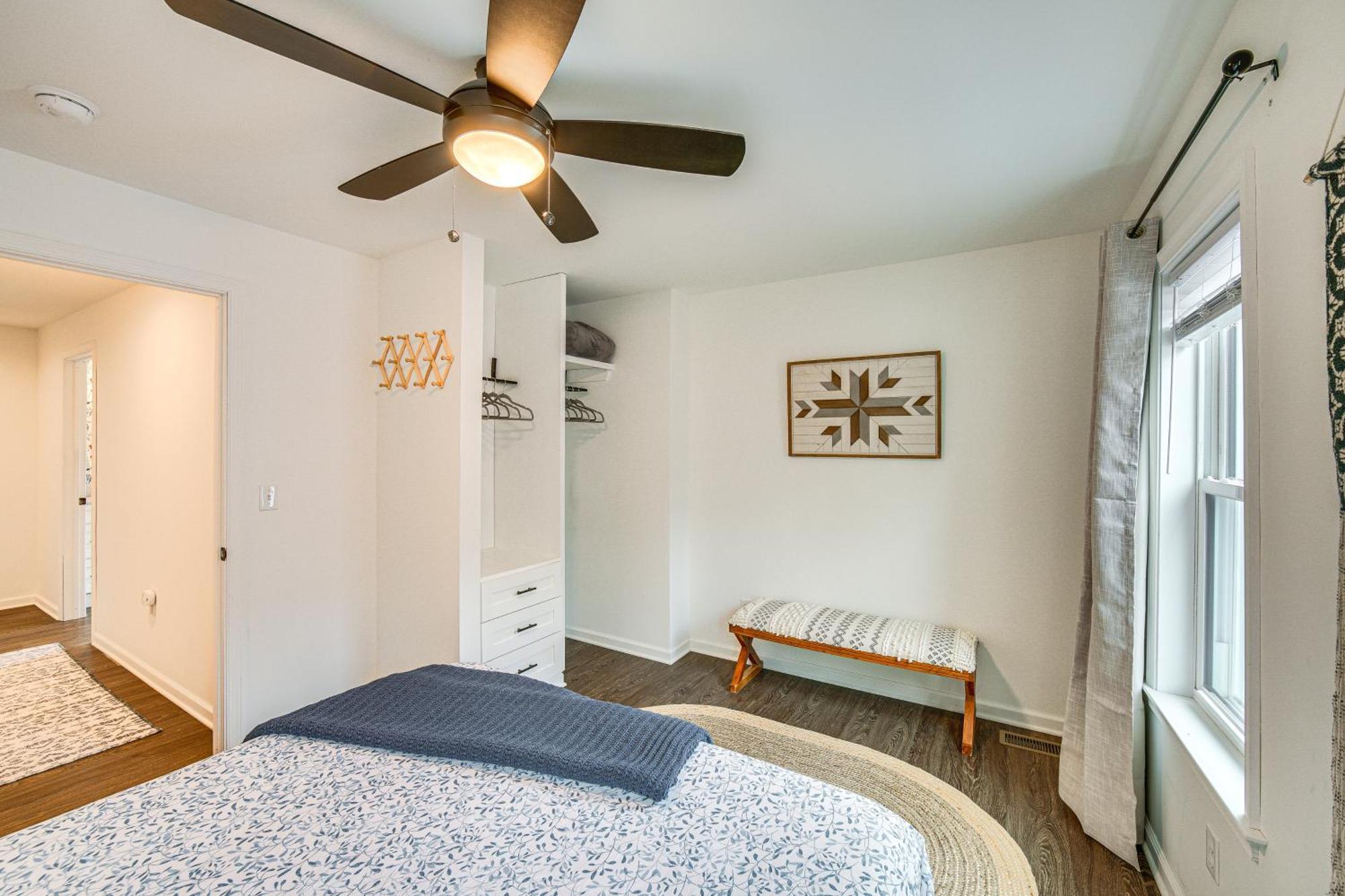Holiday home Chic Vacation Rental, Walkable Location! *