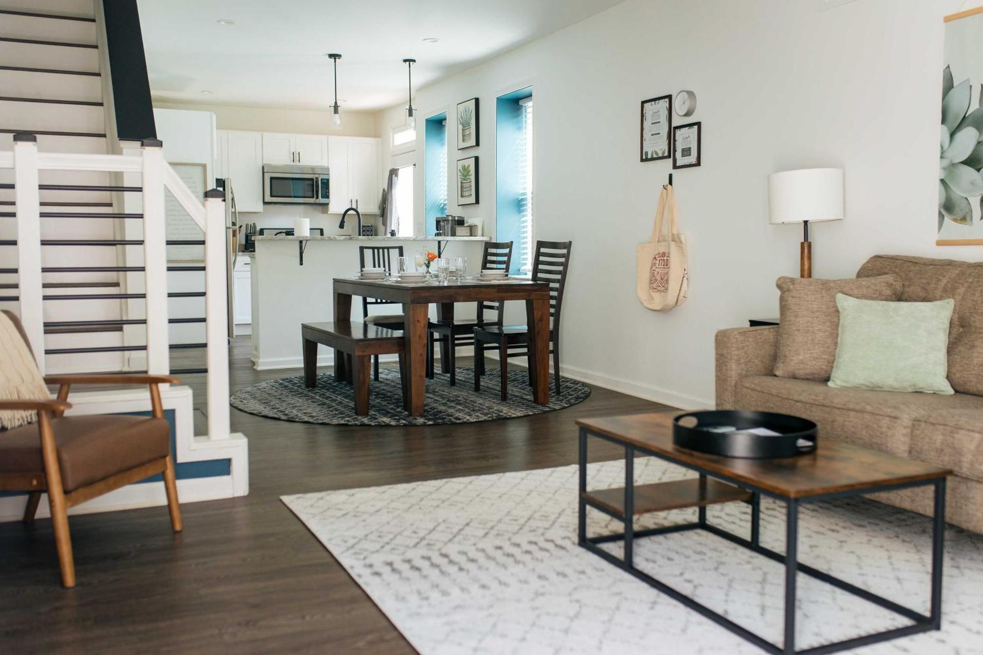 Chic Vacation Rental, Walkable Location! Lancaster
