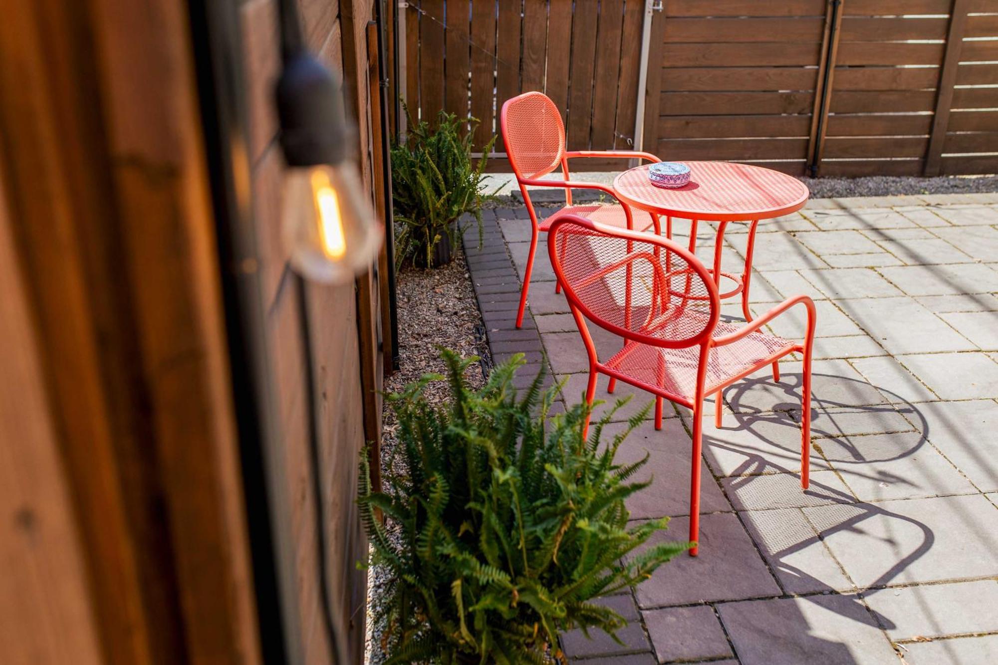 Chic Vacation Rental, Walkable Location! Lancaster