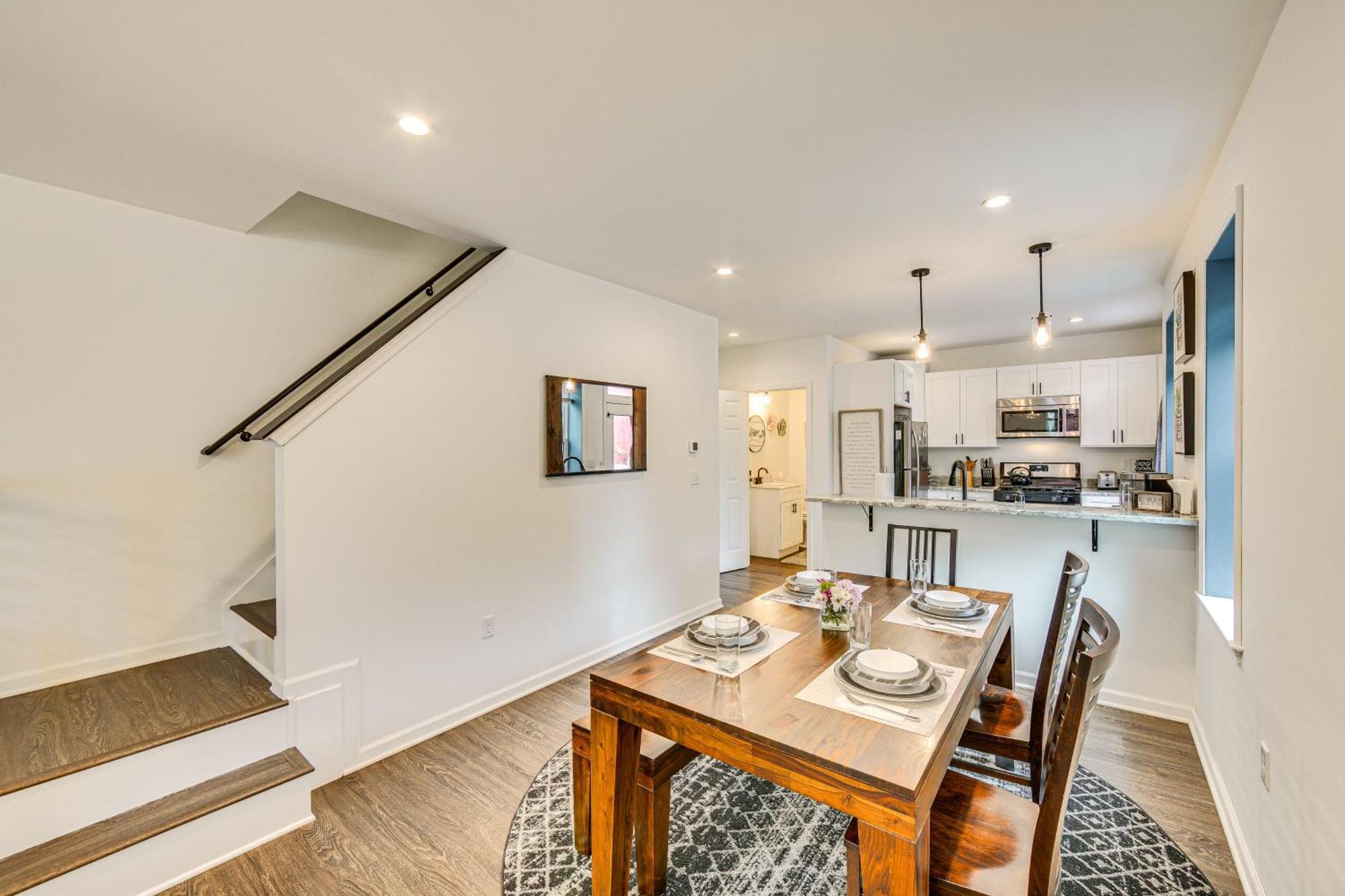 Chic Vacation Rental, Walkable Location! Holiday home