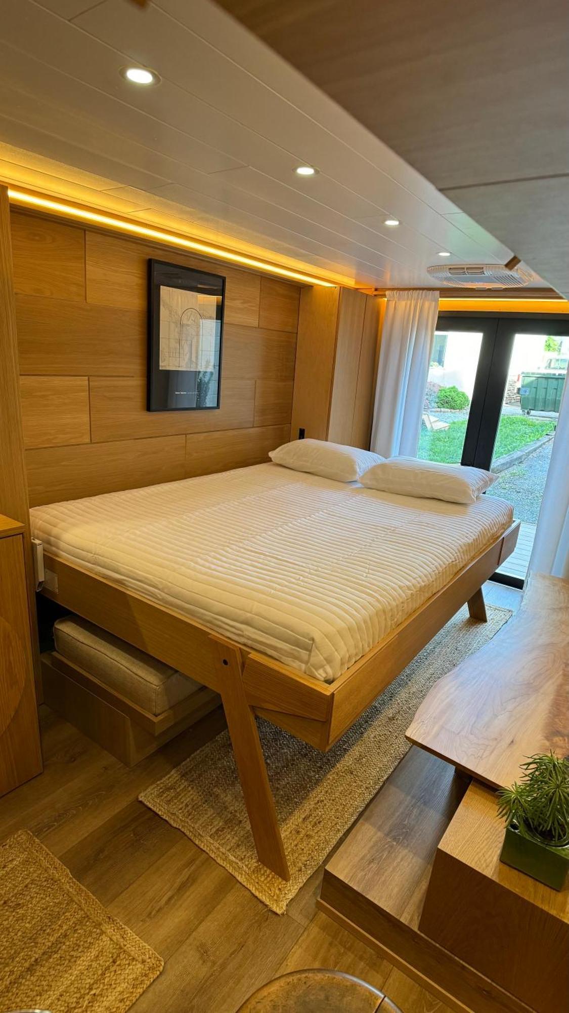 Campsite Hideaway, Off Grid Luxe Lancaster