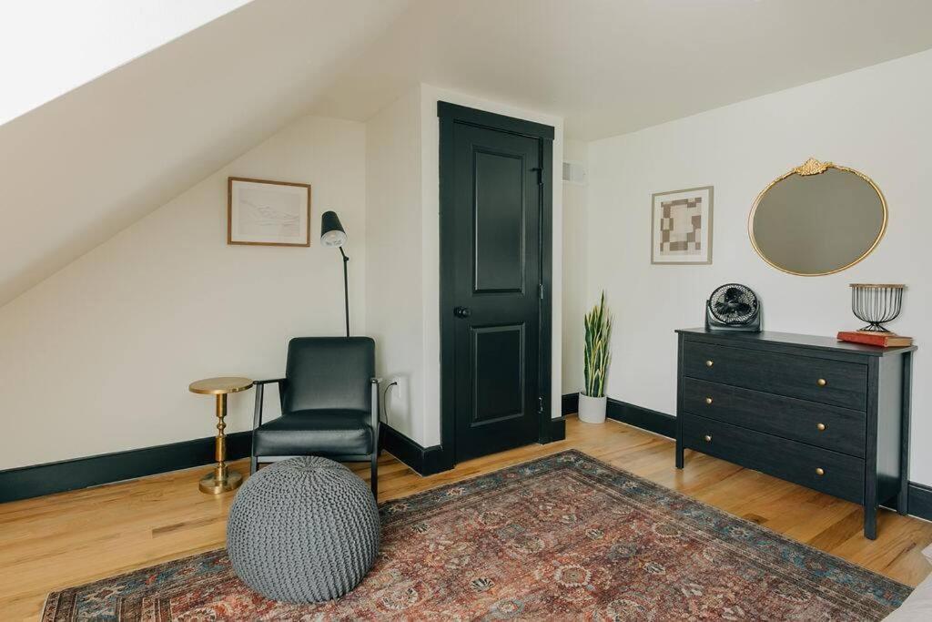 Stunning 5 Bedroom -heart Of Downtown