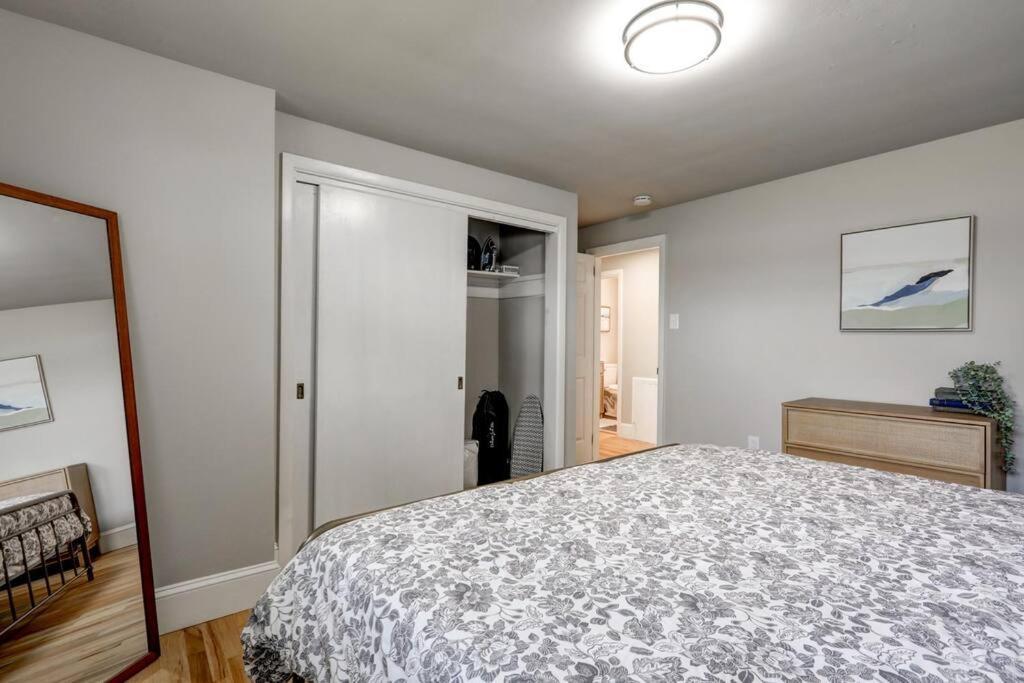 Renovated 2 Bedroom Close To Attractions Lancaster
