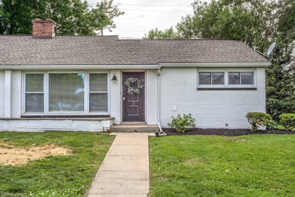 Renovated 2 Bedroom Close To Attractions Lancaster