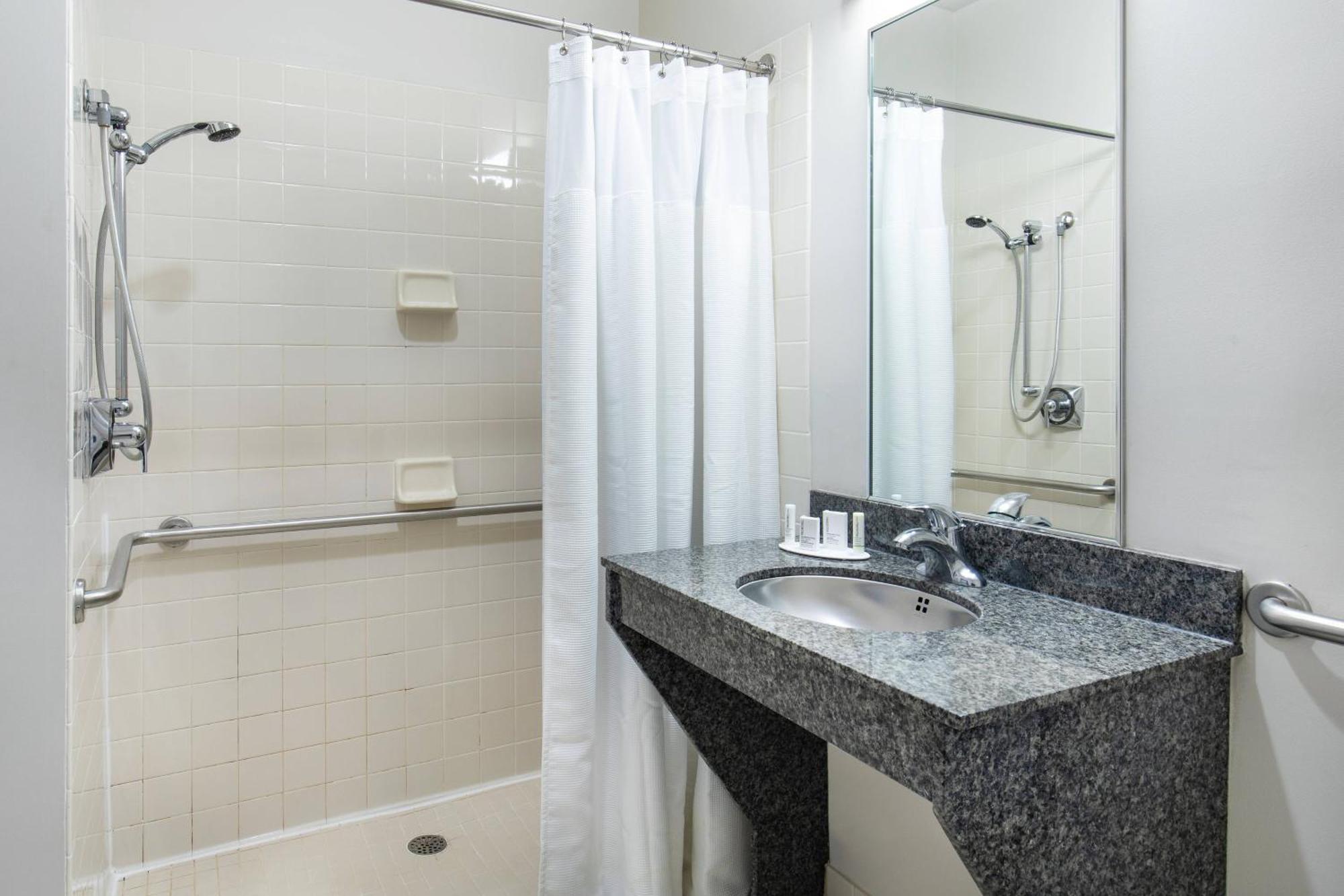 Hotel Fairfield & 3*