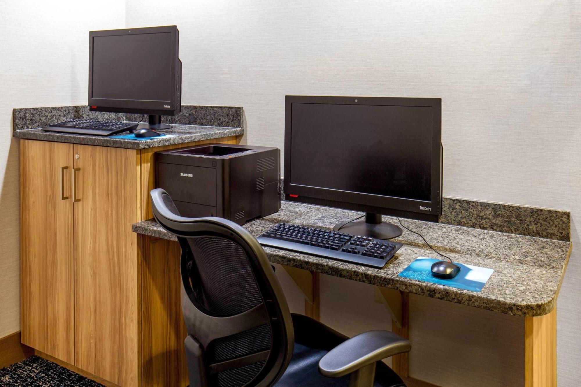 Fairfield & Hotel 3*