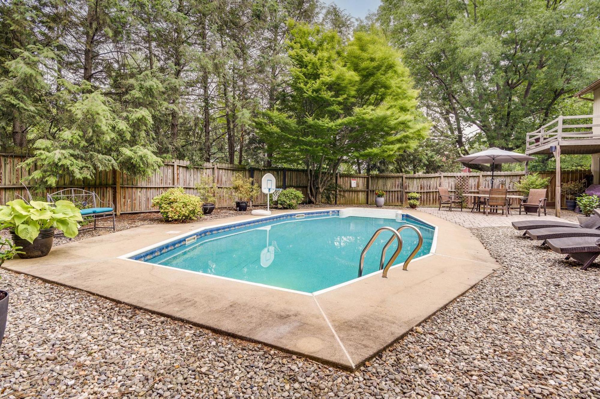 Holiday home Inviting Vacation 3 Mi To Downtown *