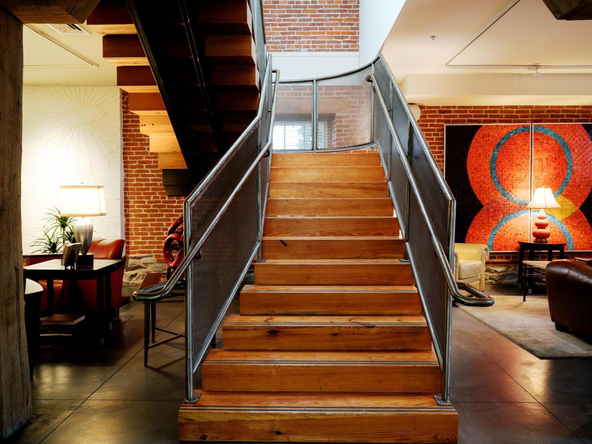 Arts Hotel 3*